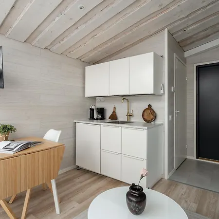 度假居 Koskisviitti 1 - Private & Cozy Lakeside With Hot Tub *