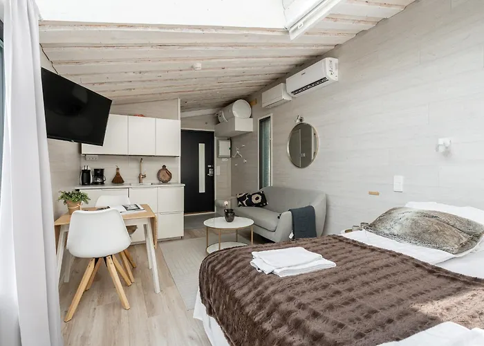 Koskisviitti 1 - Private & Cozy Lakeside With Hot Tub 別荘 *